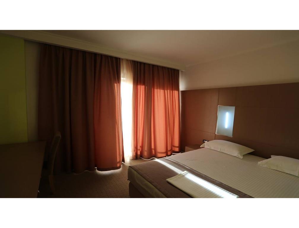 Hotel Voloreka Tushemisht Buitenkant foto