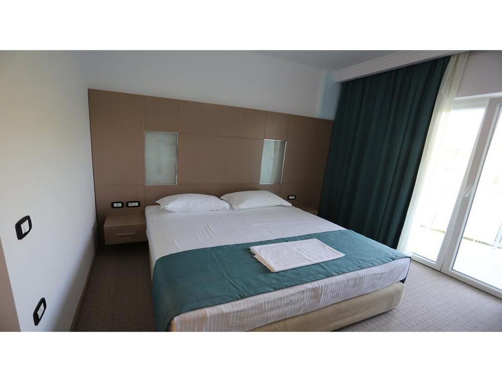 Hotel Voloreka Tushemisht Buitenkant foto